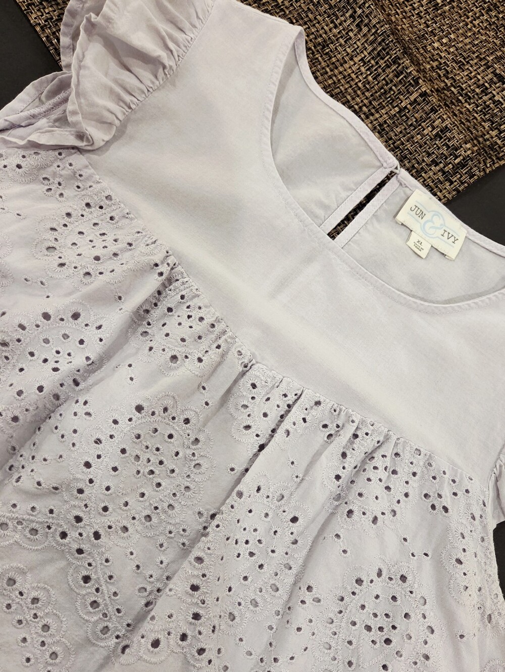 Jun & Ivy Lavender Eyelet Cotton Flutter Sleeve Top XL